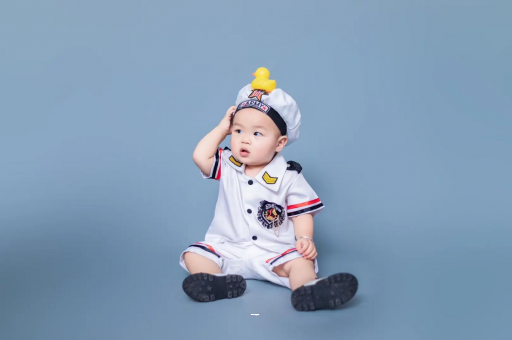 博罗宝宝几个月攒肚子